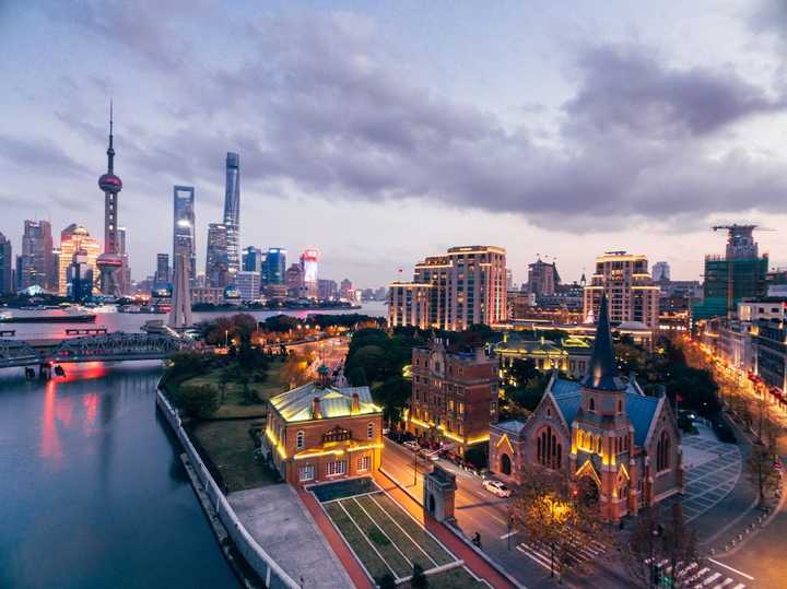 上海，传奇城市的华彩解说